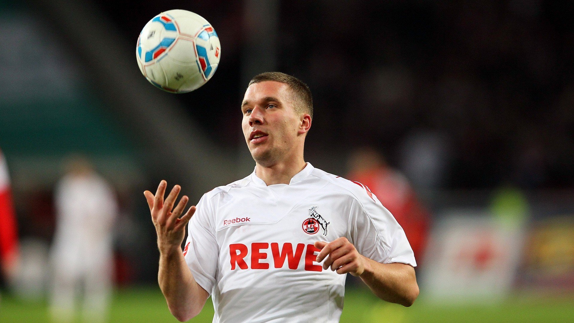 意甲联赛激战正酣，国际米兰紧追尤文图斯，争冠悬念再起